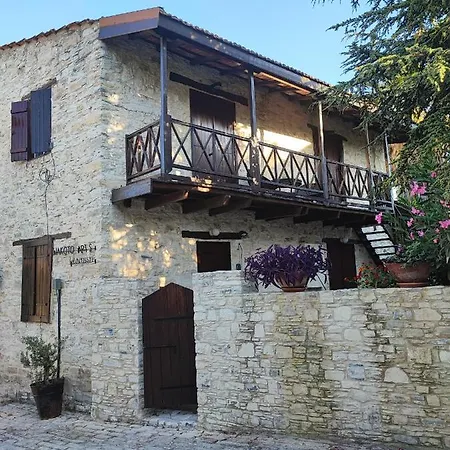 Летний дом Liakoto *