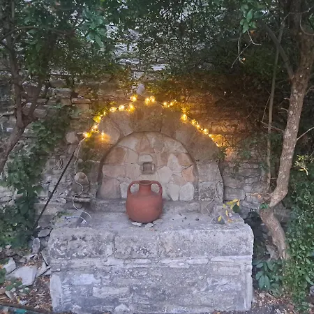 λιακωτό Εξοχικό σπίτι *