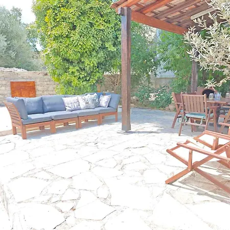 Liakoto Country house *