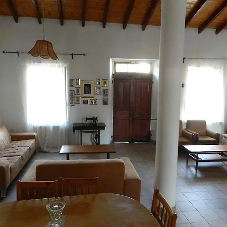 Liakoto Kır Evi